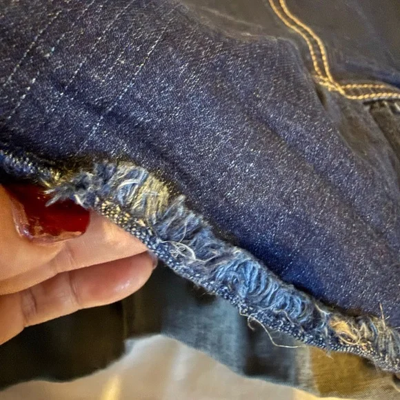 Belle by Kim Gravel Dark Blue Denim Jacket w/freyed hem-EUC - Picture 5 of 11